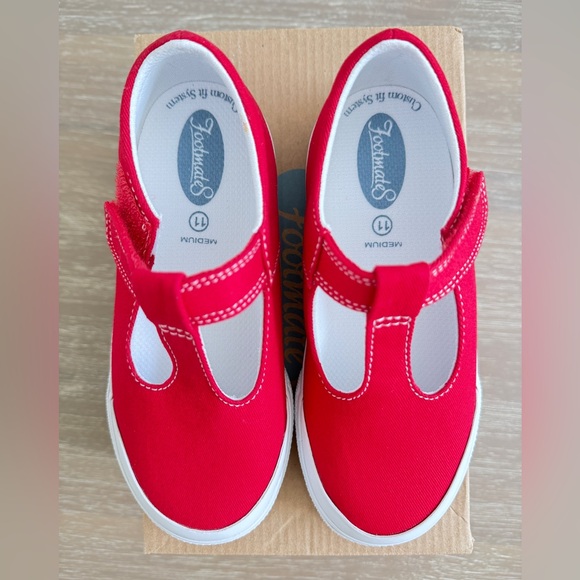 FootMates Kids Bright Red Sneakers (Drew) - Picture 2 of 9